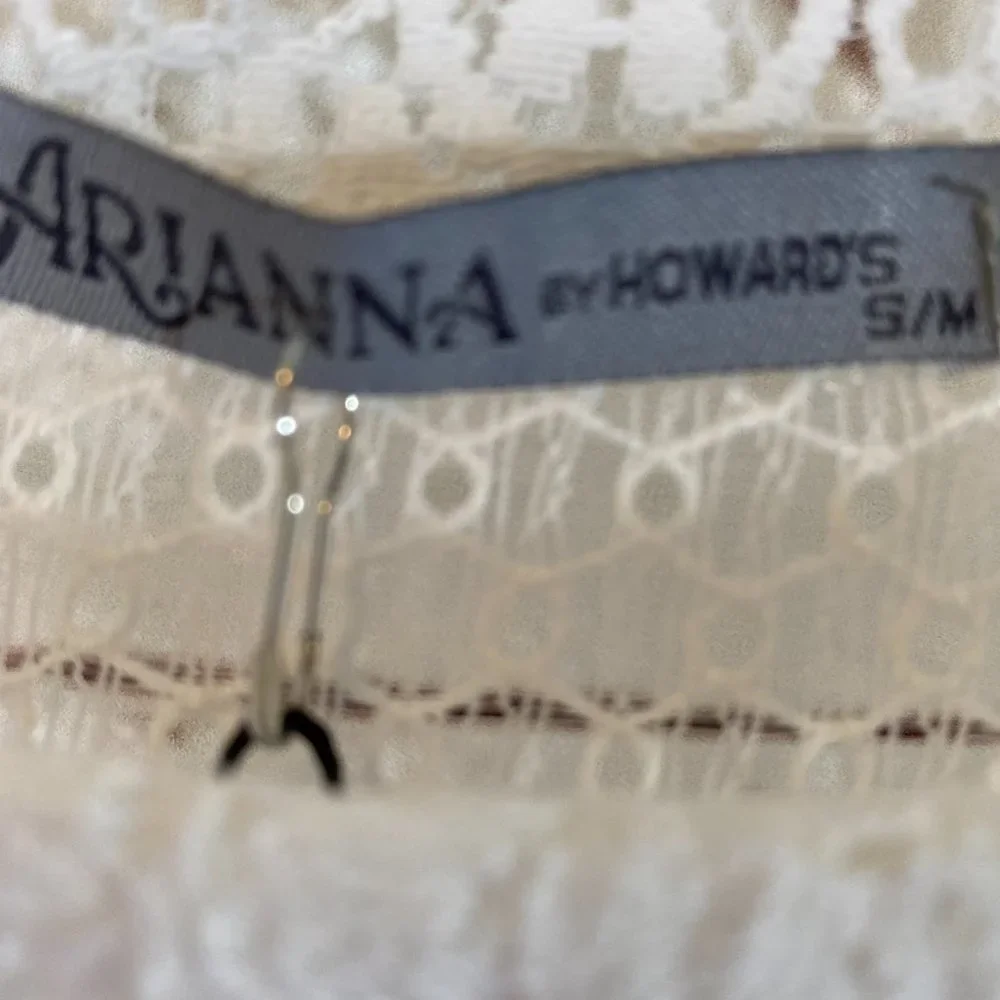 Arrianna by Howard's Ivory Sheer Lace Long Sleeve Top Women's Size Small Medium - Picture 4 of 11